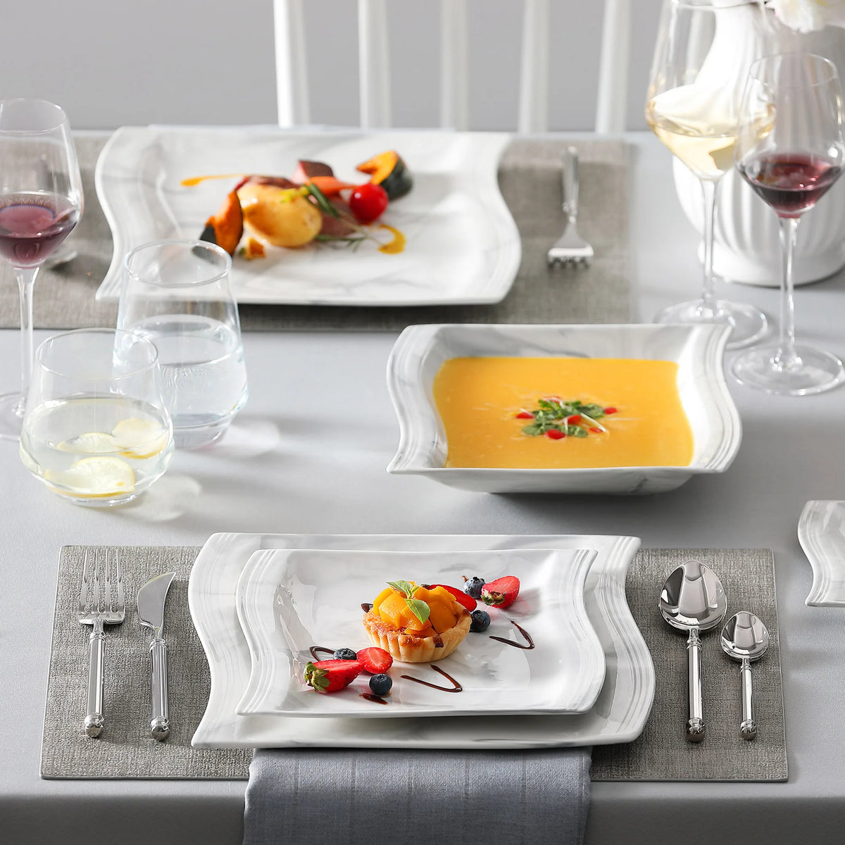 MALACASA Flora Porcelain Dinnerware Set With Plates Cups And Saucers